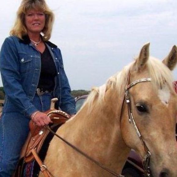 Meet your Posher, Linda - Picture 1 of 1